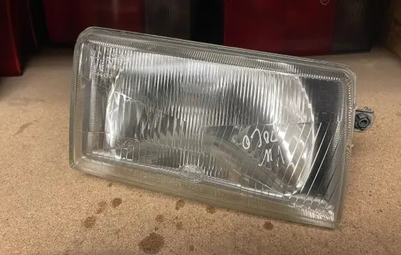 Volkswagen Polo II 86C 2F Headlight/headlamp 30313754800
