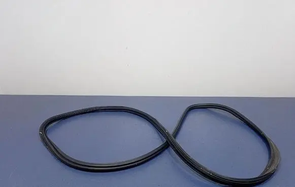 Mazda 3 II Trunk rubber seal (body) 