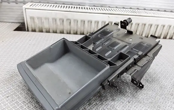 Honda CR-V Glove box central console 