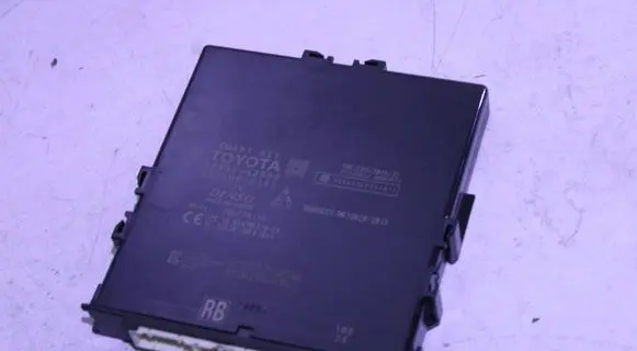 Toyota RAV 4 (XA40) Keyless (KESSY) go control unit/module 8999042090 2325008362