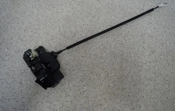 Chevrolet Aveo Rear door lock