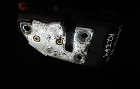 Chrysler Neon I Rear door lock