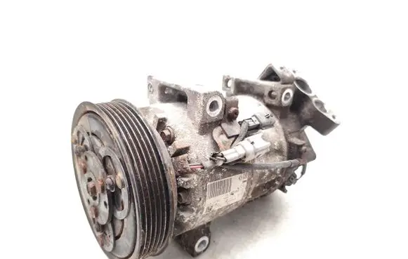 Renault Clio III Air conditioning (A/C) compressor (pump) 926004990R