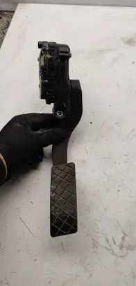 Audi A4 S4 B7 8E 8H Accelerator throttle pedal 8E1721523C 6PV00837505