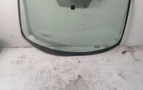 Mitsubishi Outlander Front windscreen/windshield window 5680AGN