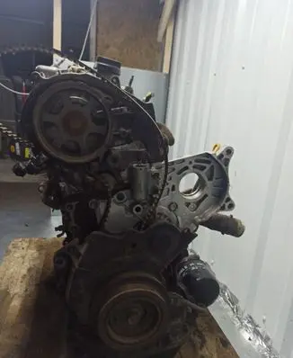 Toyota Avensis T220 Engine