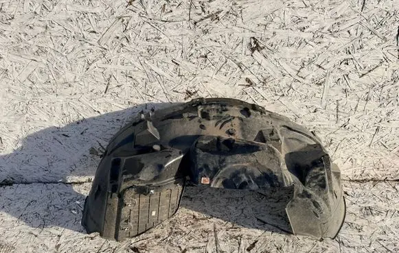 Rear arch fender liner splash guards