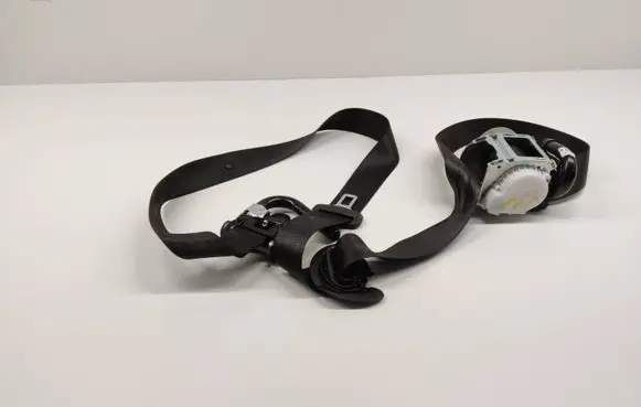 Mercedes-Benz C W206 Front seatbelt