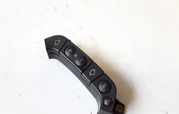 BMW X3 E83 Steering wheel buttons/switches 6903396 03740301