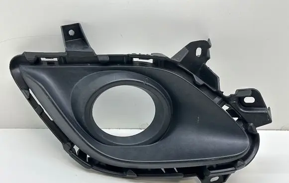 Front fog light trim/grill