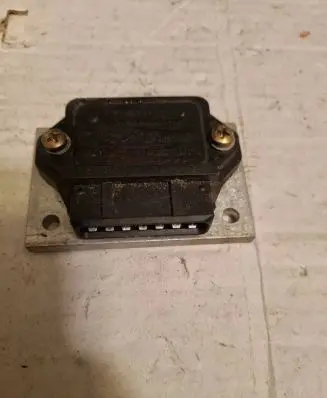 Audi 80 90 B2 Ignition amplifier control unit 211905351D 7654321