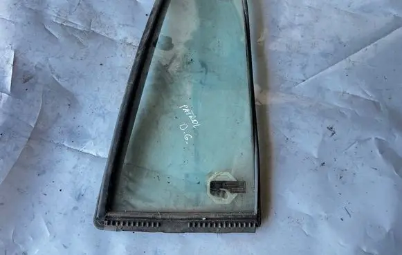 Nissan Patrol Y61 Rear vent window glass