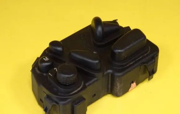 Mercedes-Benz C W203 Seat control switch 2038207310