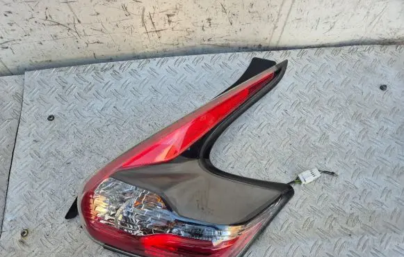 Nissan Juke I F15 Rear/tail lights 26550BV80A L90049817