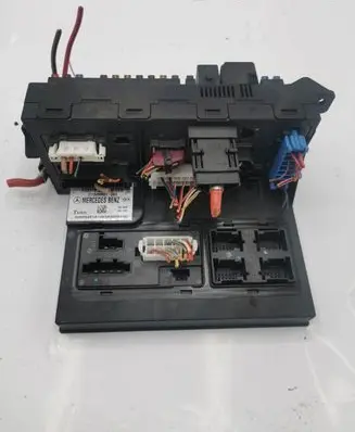 Mercedes-Benz E W211 SAM control unit 2115453801