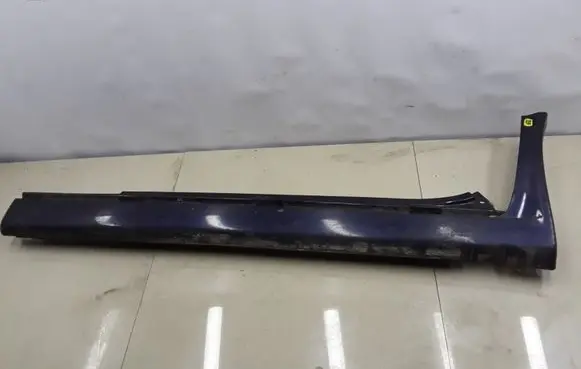 Chrysler 300M Sill 4574724