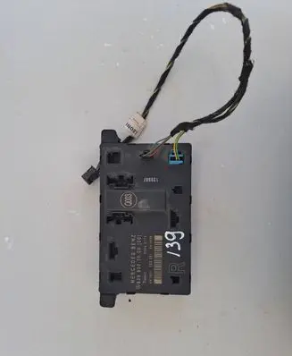 Mercedes-Benz Vito Viano W639 Door control unit/module 6399003000 00006170