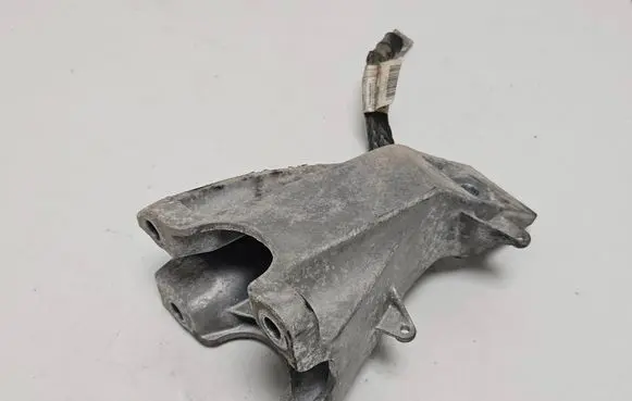 BMW X5M E70 Engine mounting bracket 6780143 ENAC46000 13807410
