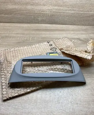 Radio/GPS head unit trim