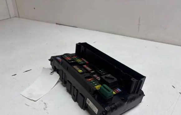 BMW 5 F10 F11 Fuse module 9252815