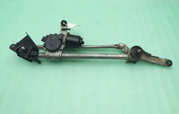 Subaru Outback Front wiper linkage and motor WM02C001