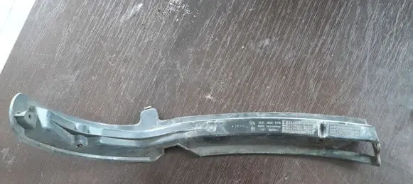 Volkswagen PASSAT B6 Front bumper mounting bracket