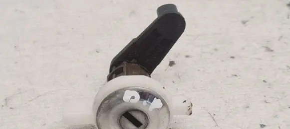 Renault Megane I Front door lock (next to the handle) 7700838541