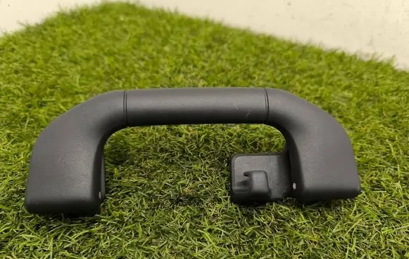 Mercedes-Benz E W212 Rear interior roof grab handle A2048100151