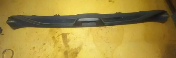 Volvo V70 (D) pillar trim (bottom) 