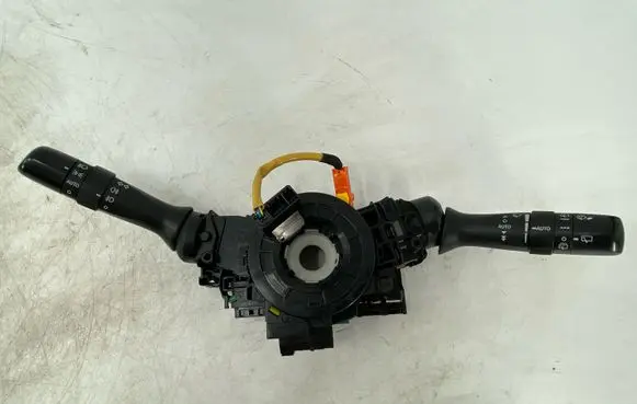 Toyota Avensis T270 Indicator stalk 0519017F373 0503039SUGS80