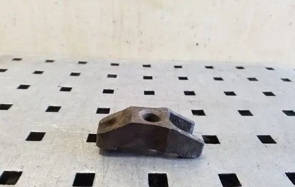 Audi 80 90 S2 B4 Fuel Injector clamp holder