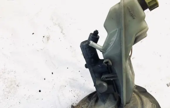 Toyota Corolla E120 E130 Master brake cylinder 744712514