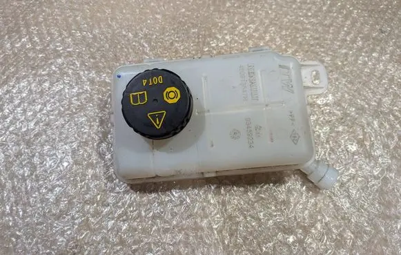 Renault Trafic III (X82) Brake fluid reservoir 460913647R 93459234