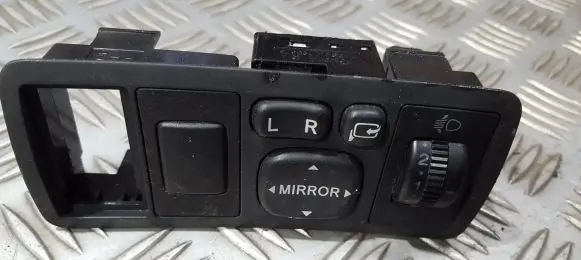 Toyota Avensis T250 Headlight level height control switch 183575
