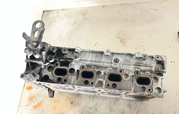 Mercedes-Benz Sprinter W906 Engine head R6510160201