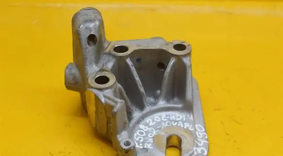 Peugeot 508 Engine mounting bracket 9682417480