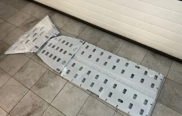 Volkswagen Amarok II Engine splash shield/under tray