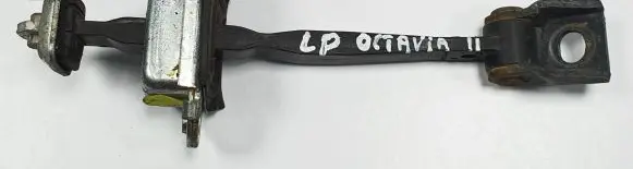 Skoda Octavia Mk2 (1Z) Front door check strap stopper 1Z0837249