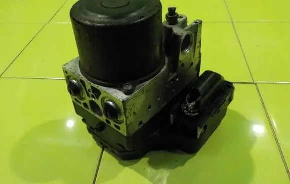 Subaru B9 Tribeca ABS Pump 1338007131 14AB149 27536XA01A