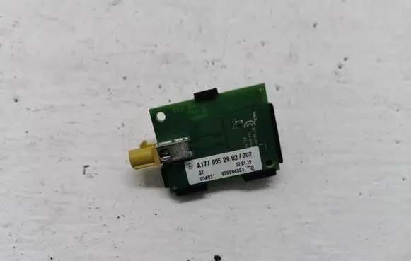Mercedes-Benz A W177 Antenna control unit A1779052902