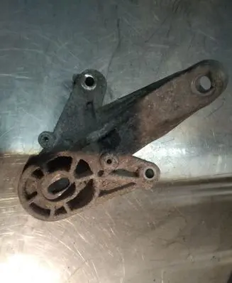 Mini One - Cooper Coupe R56 Engine mounting bracket