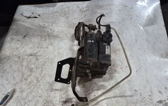 Mercedes-Benz R W251 Air suspension compressor/pump A2513201004 738550