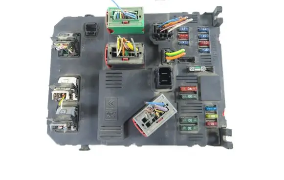 Peugeot Partner Central body control module 9649627780 S118085320A
