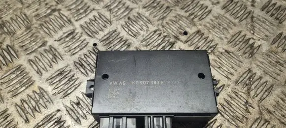 Volkswagen Golf Plus Tow bar trailer control unit/module 1K0907383F