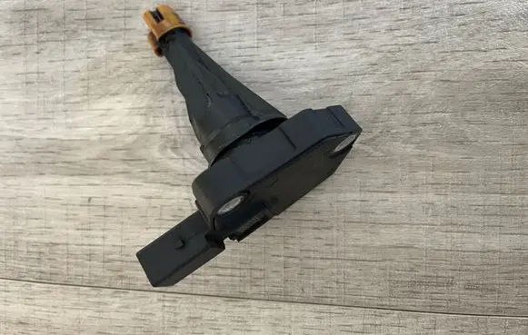 BMW 3 F30 F35 F31 Oil level sensor 7638341
