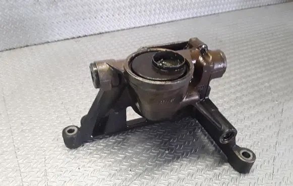 Audi A6 S6 C5 4B Oil pump 078115105