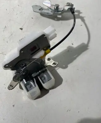 Suzuki Ignis Loading door lock 