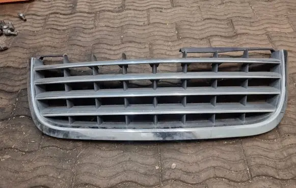 Chrysler Grand Voyager V Front grill 05113127AA 05113228AA