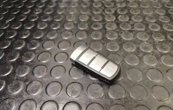 Volkswagen PASSAT B6 Ignition key/card 3C0959752AL