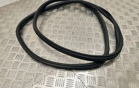 Peugeot 3008 I Rear door rubber seal (on body) 